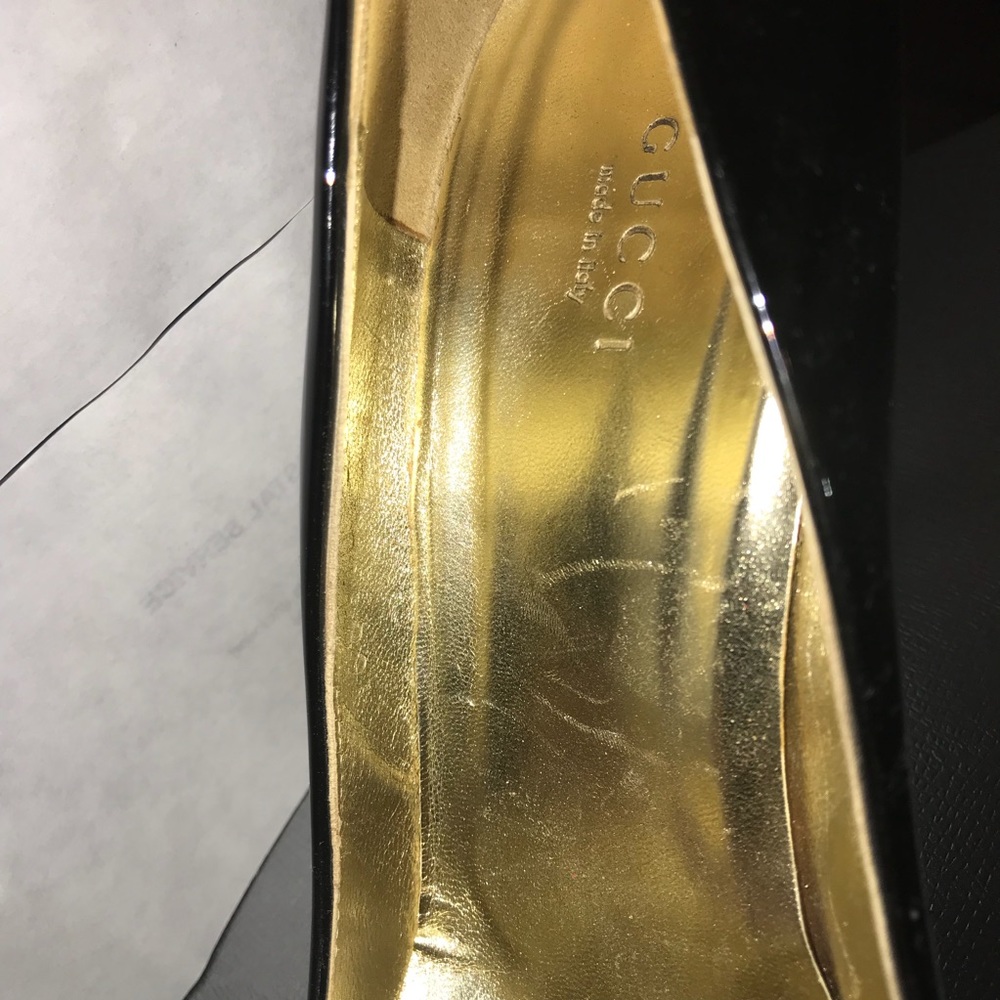 AUTHENTIC GUCCI GOLD POINTED PUMPS( final price) - Picture 4 of 8
